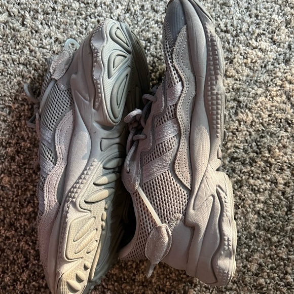 gray ozweego womans sneakers - Picture 3 of 5